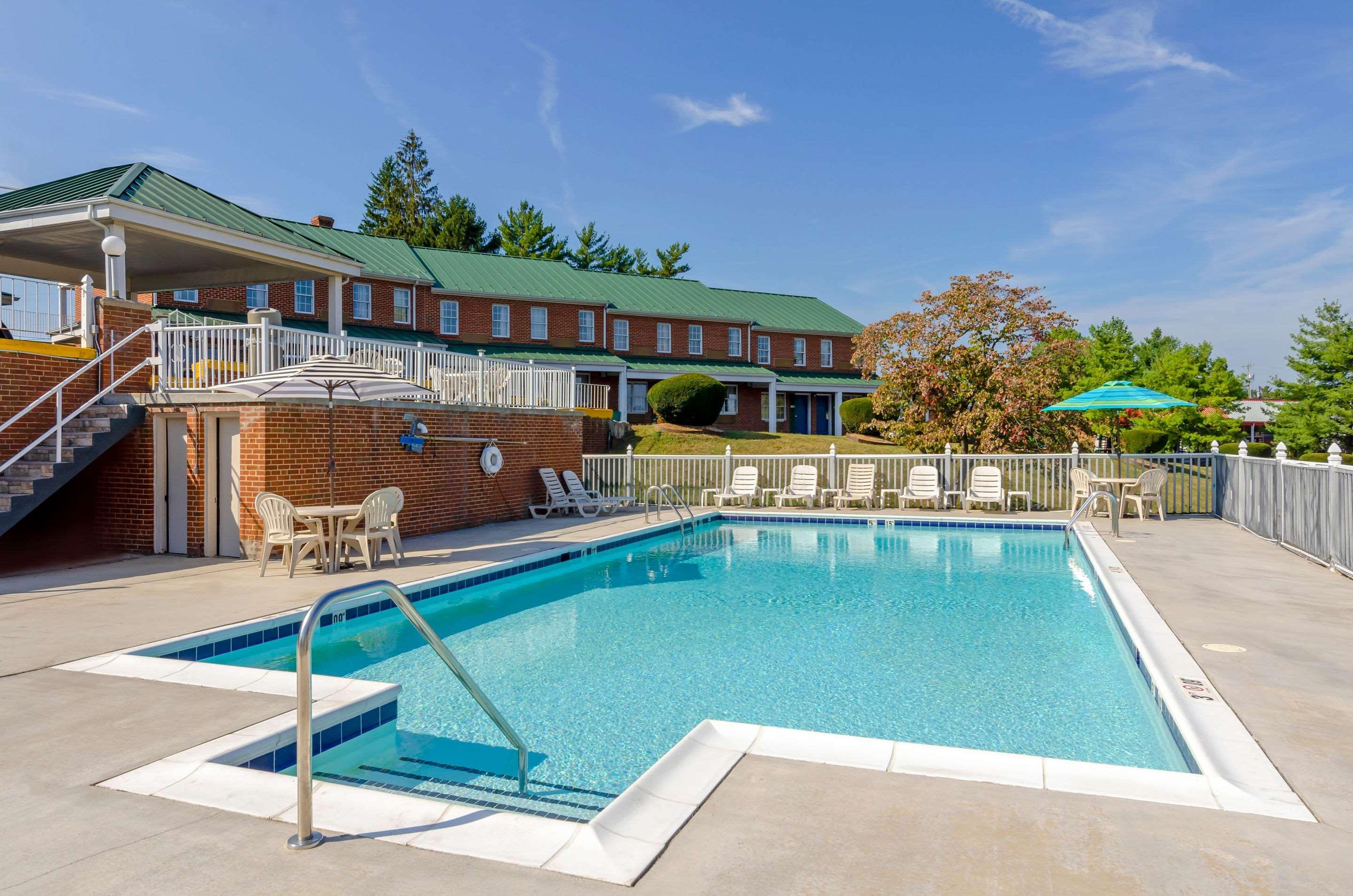 Quality Inn Waynesboro - Skyline Drive Экстерьер фото