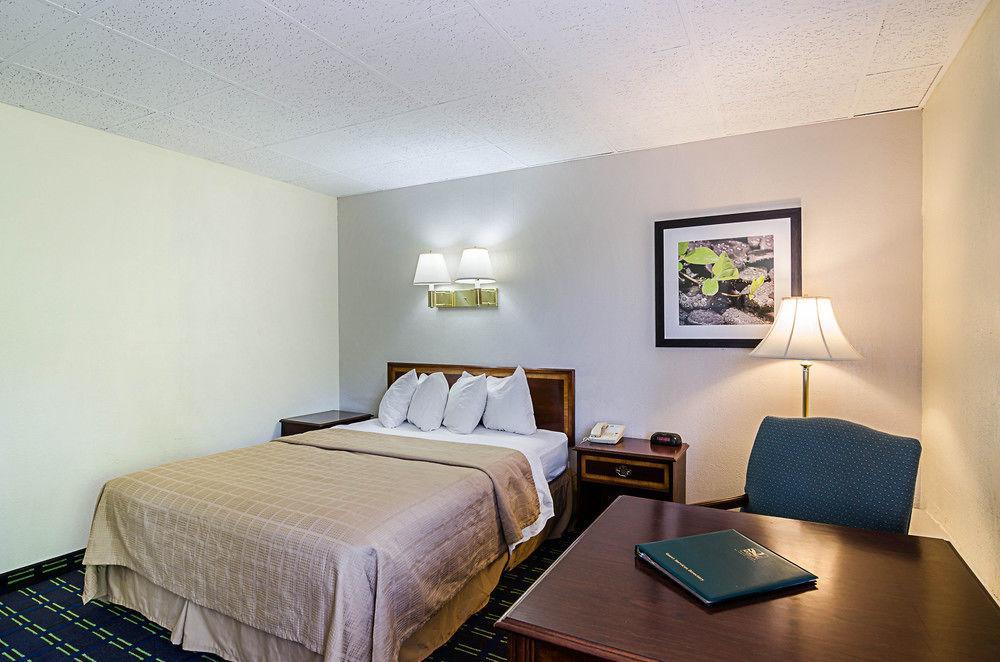 Quality Inn Waynesboro - Skyline Drive Экстерьер фото